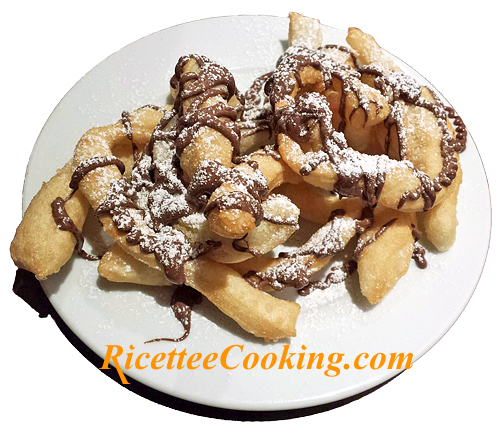 Bastoncini di pizza fritti dolci (Angioletti napoletani)